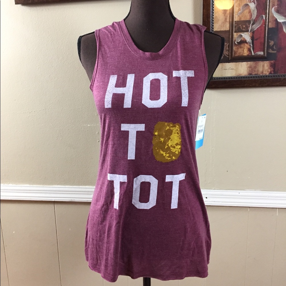 NWT Women’s T-shirt top Medium sleeveless